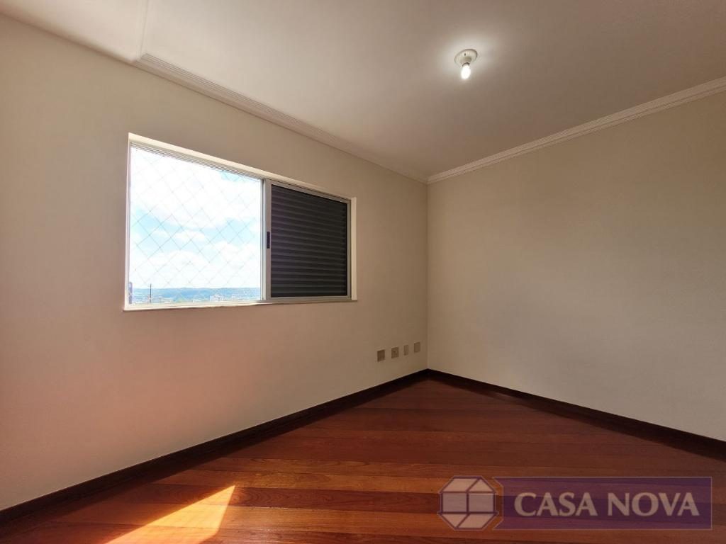 Apartamento à venda no Centro com 230 m², 4 quartos e 3 vagas — foto 3