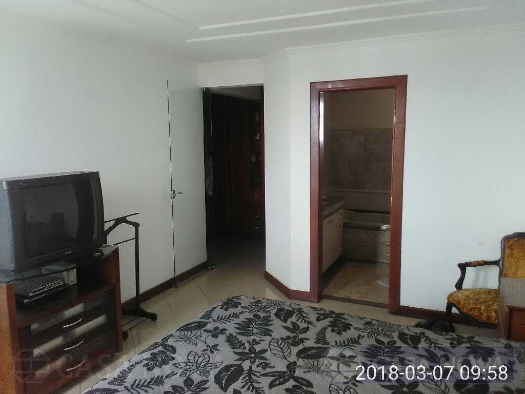 Apartamento à venda no Centro com 225 m², 4 quartos e 3 vagas — foto 2