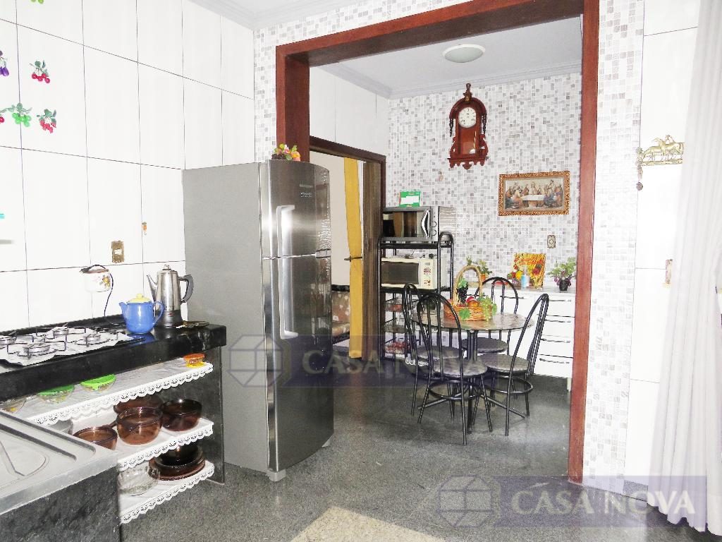 Casa à venda no Centro com 254 m², 3 quartos e 2 vagas — foto 3