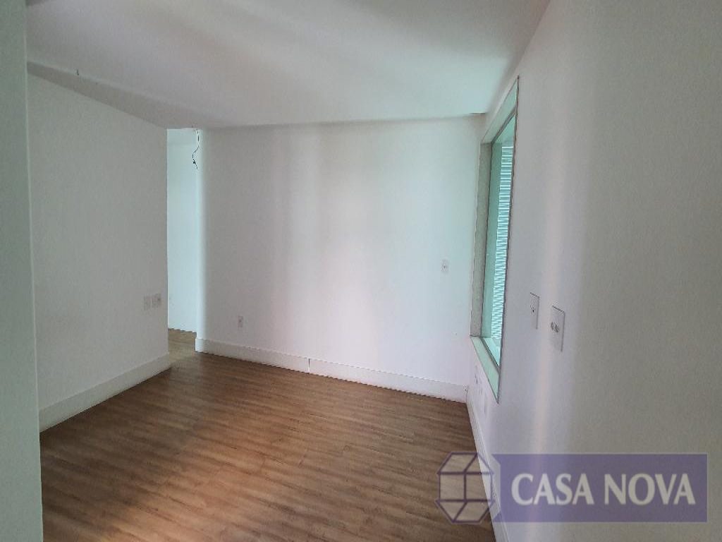 Casa à venda no Liberdade com 376 m², 4 quartos e 3 vagas — foto 2
