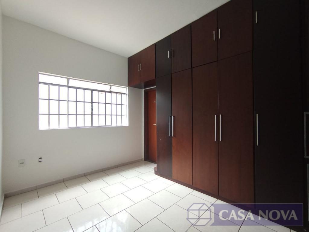 Casa à venda nos Interlagos com 175 m², 3 quartos e 2 vagas — foto 2