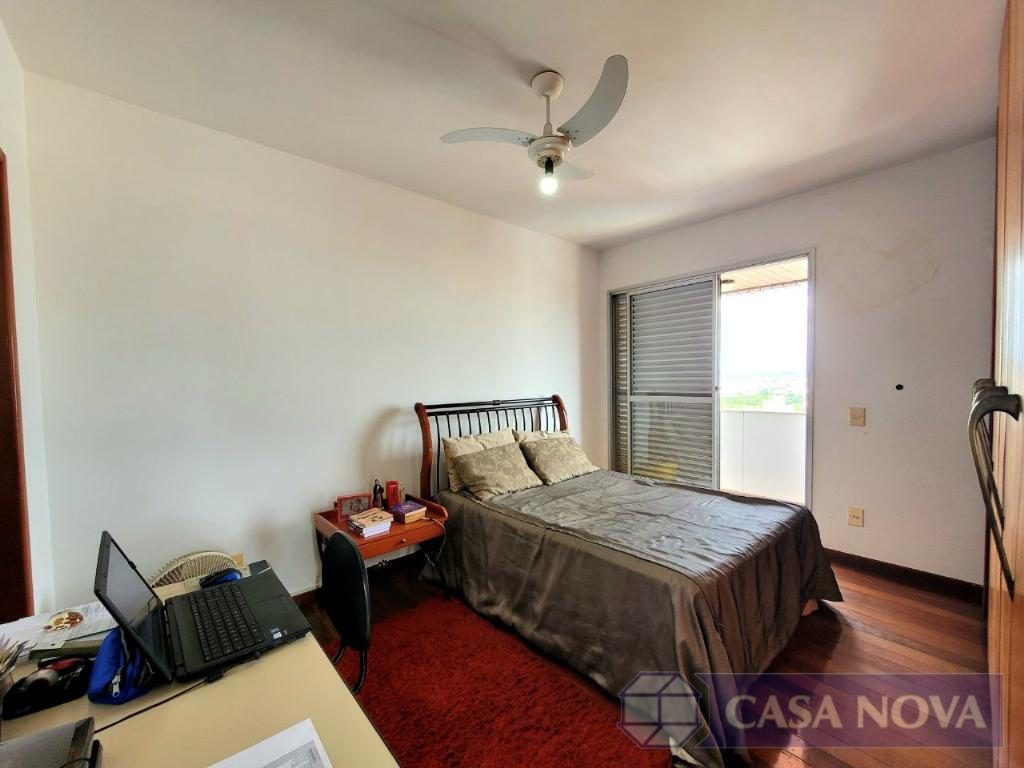 Cobertura à venda no Centro com 181 m², 3 quartos e 2 vagas — foto 2