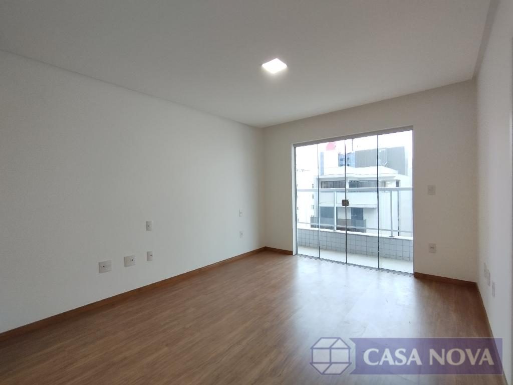 Apartamento à venda no Centro com 135 m², 3 quartos e 2 vagas — foto 2