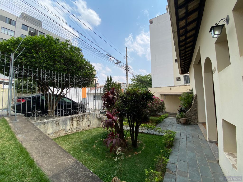 Casa à venda no Centro com 147.57 m², 4 quartos e 4 vagas — foto 2