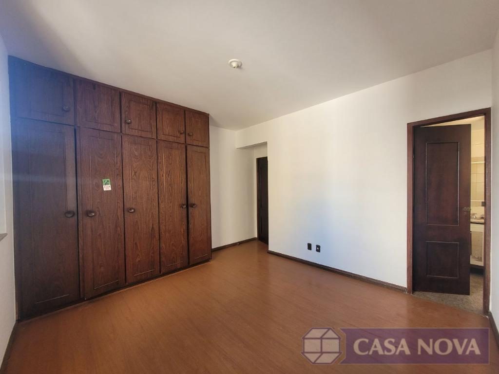 Apartamento à venda no Centro com 202 m², 4 quartos e 1 vaga — foto 4