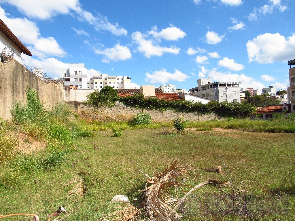 Lote para alugar no Sidil com 900 m² — foto 2