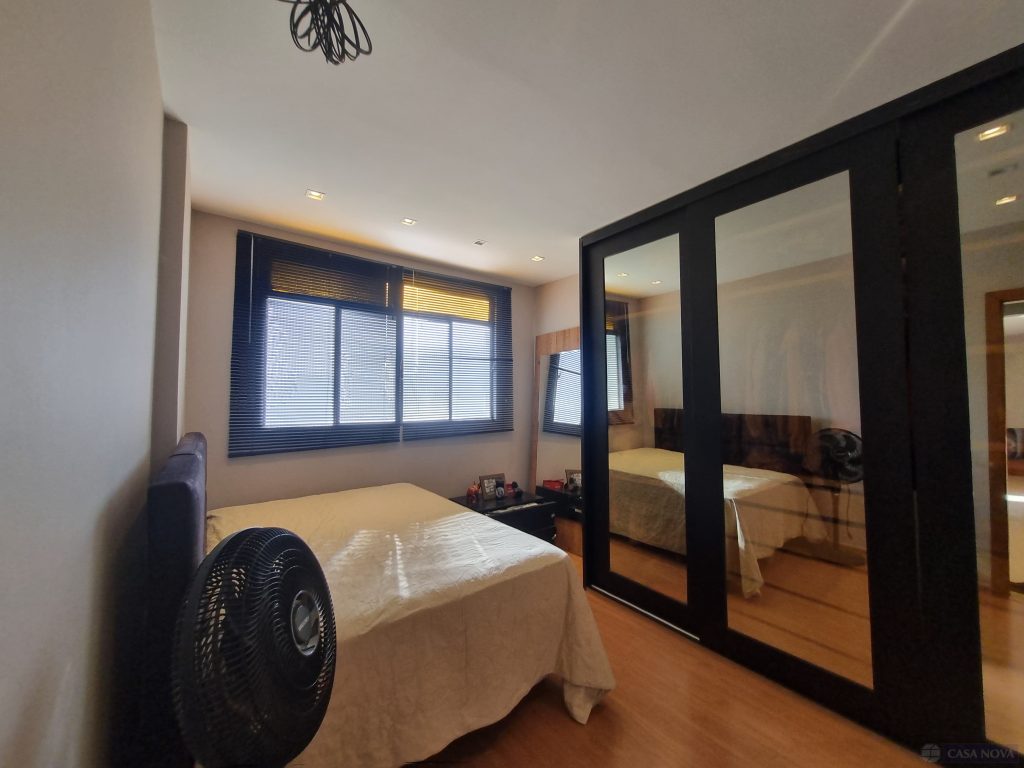 Apartamento à venda no Centro com 80 m² e 3 quartos — foto 2