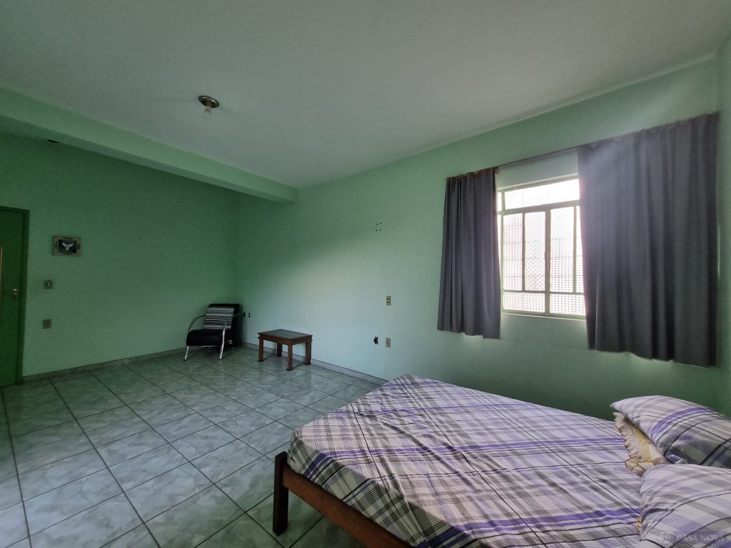 Casa à venda no Centro com 73 m², 4 quartos e 2 vagas — foto 3