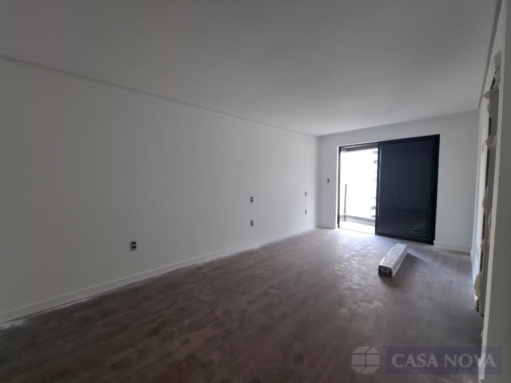 Apartamento à venda no Centro com 173 m², 4 quartos e 3 vagas — foto 2