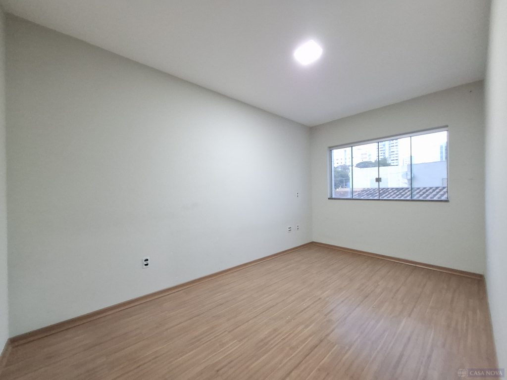 Apartamento para alugar no Centro com 100 m², 3 quartos e 2 vagas — foto 2