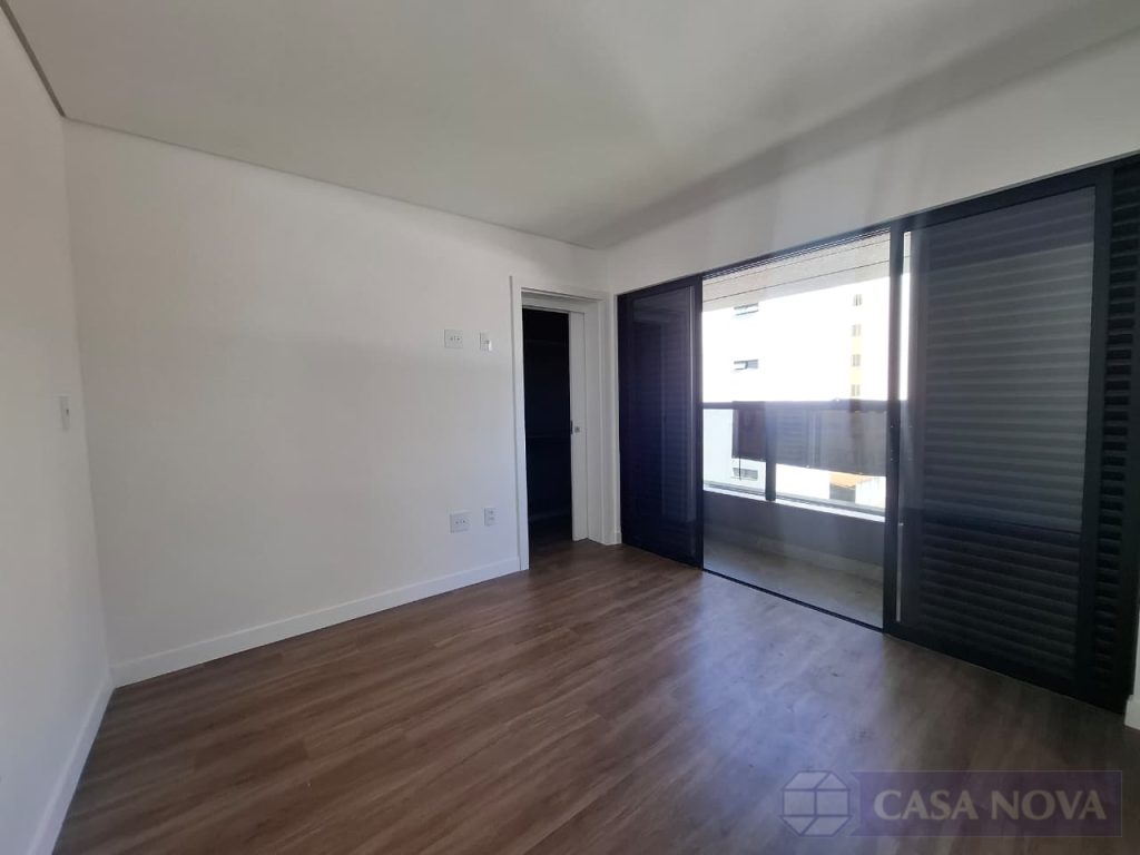 Apartamento à venda no Centro com 175 m², 4 quartos e 3 vagas — foto 2